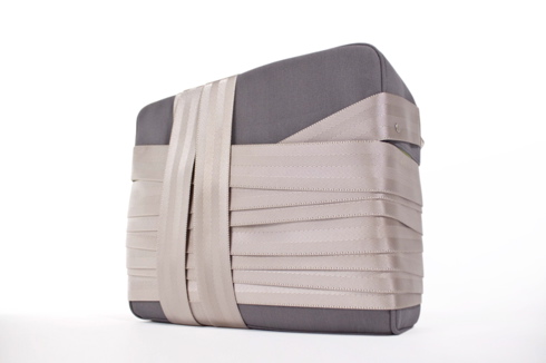 auf blank_box bag_Dominic Wilcox_01
